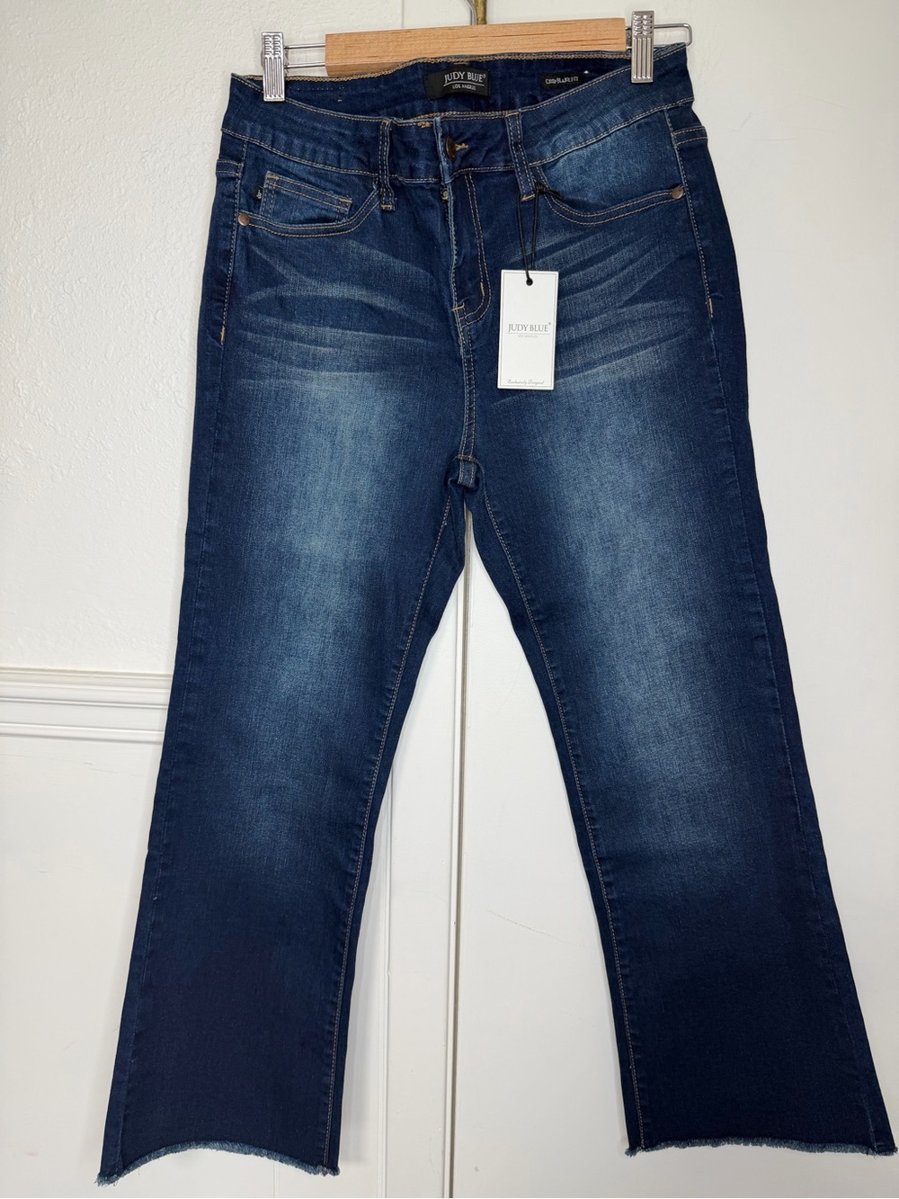 Judy Blue Dark Blue crop fit flare Jeans with Whisker Fade new with tag 30